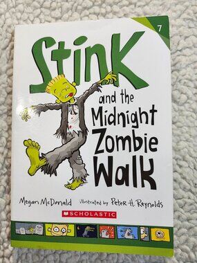 Stink and the Midnight Zombie Walk Megan McDonald Paperback Scholastic 2013 Kids